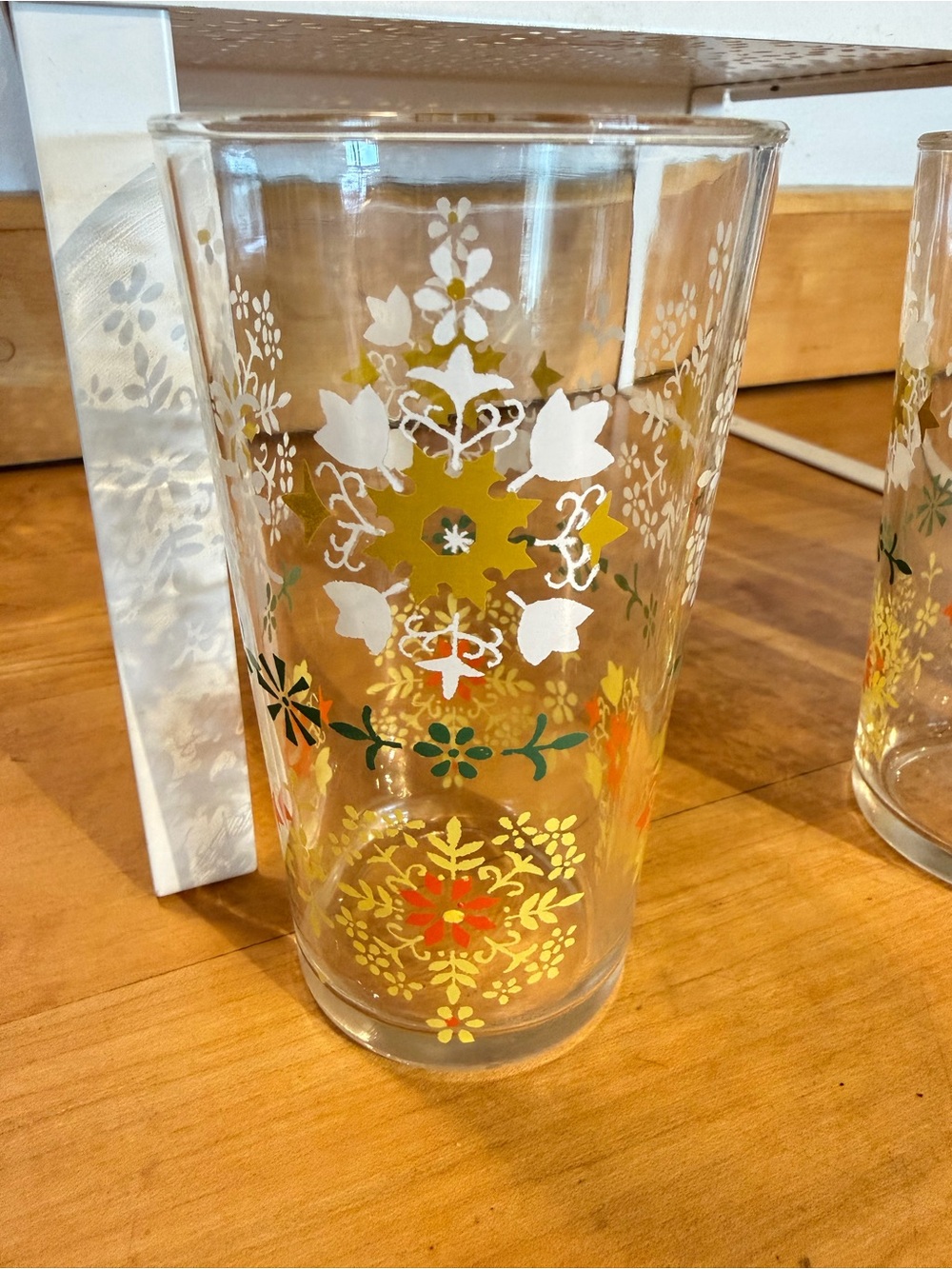 Vintage Floral Glass Tumbler Set - Yellow & Green Pattern (Set of 6) - Picture 4 of 6